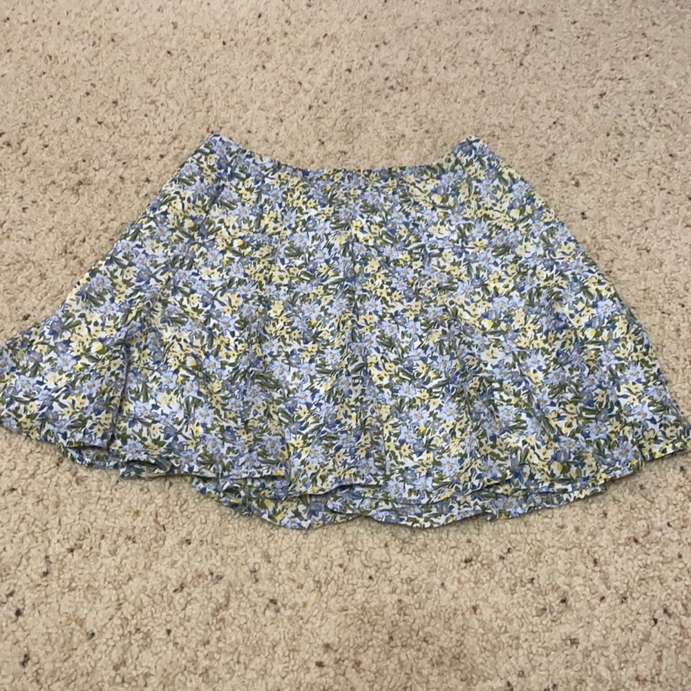 F21 Floral mini skirt